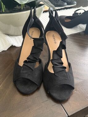 torrid Black Ruffle Peep-Toe Slingback Heels